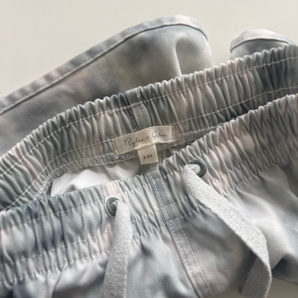 Rylee + Cru Swim Trunks 2/3 - Picture 2 of 3